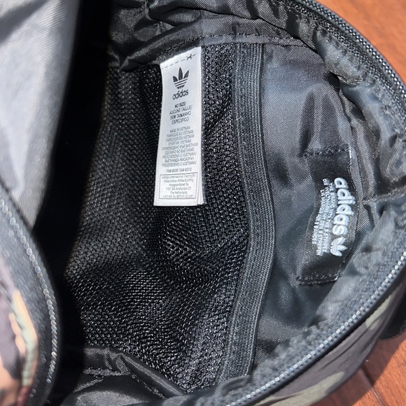 Mini Adidas backpack - Picture 3 of 4